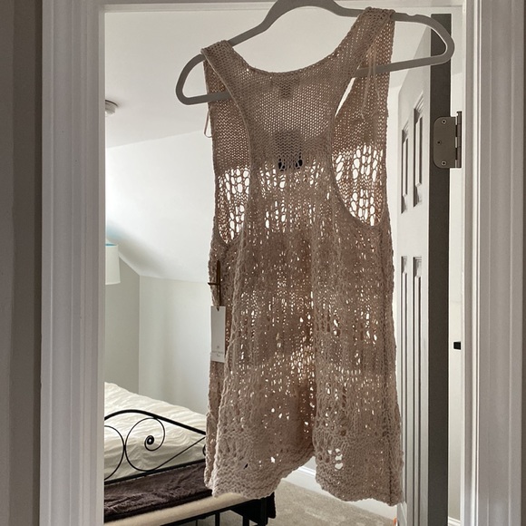 Crocheted top, new with tags - Picture 2 of 2